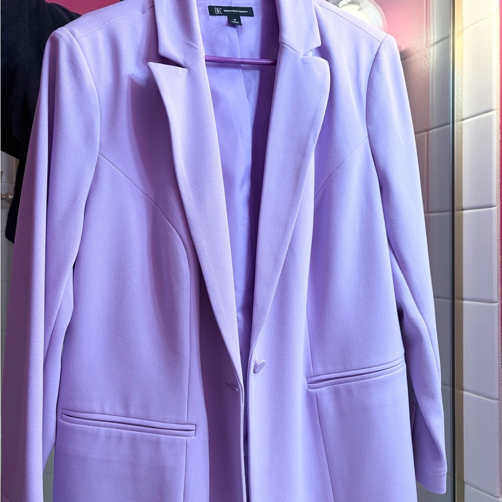 Pale Lavender Tailored Blazer with Notched Lapel